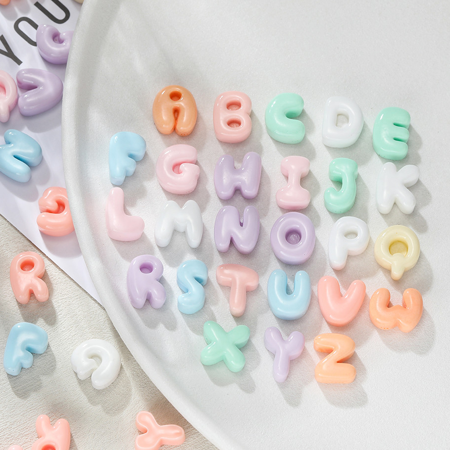 St. kunkka 10 ชิ้น Mini สไตล์ 26 ตัวอักษรเรซิ่นอุปกรณ์เสริมรูปแบบสุ่มสามารถใช้สําหรับหมวกกันน็อกเล็บอุปกรณ์เสริมผมคลิปเคสโทรศัพท์ DIY ครีมกาว
