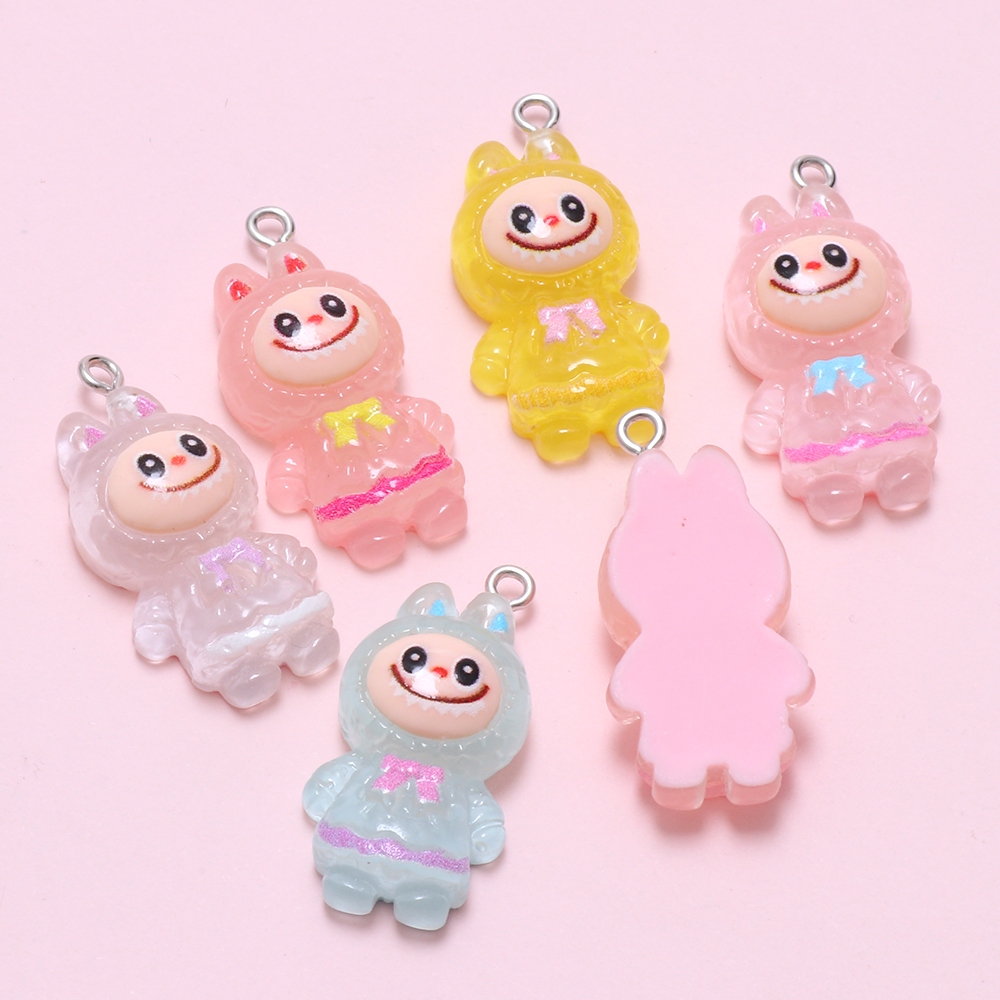 4pcs ตลก Luminous Labubu การ์ตูนโบว์กระโปรงเรซิ่น Labubu Charms จี้เด็กนักเรียนของขวัญเครื่องประดับทําอุปกรณ์เสริม