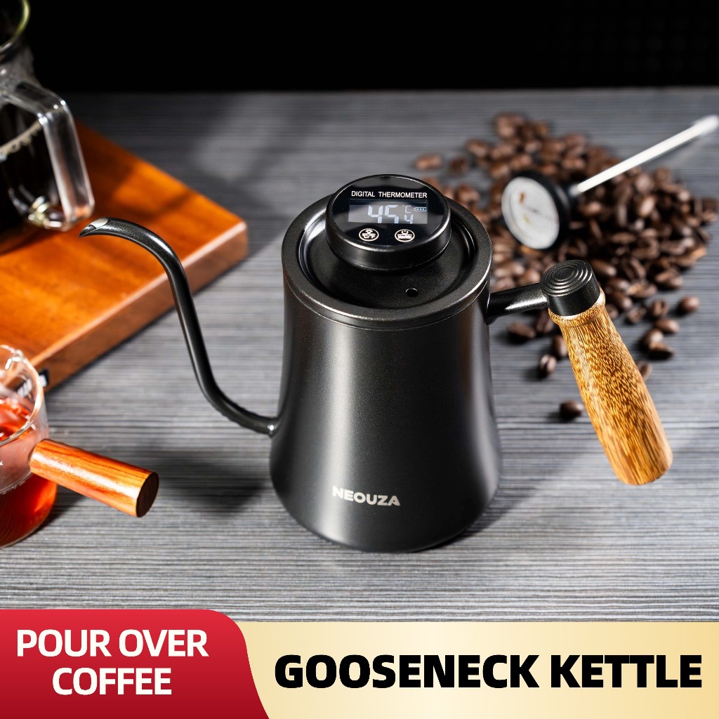 Neouza Pour Over Coffee Goose-Neck Kettle 600ml พร้อมเทอร์โมมิเตอร์ความแม่นยําสูง | 304 สแตนเลส | ด้ามจับไม้ตามหลักสรีรศาสตร์ ตัวเลือกความร้อนอเนกประสงค์ |ทําความสะอาดง่าย (ขั้นพื้นฐาน)