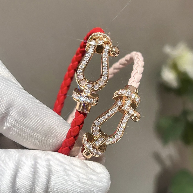 [Jewbeauty]Horseshoe หัวเข็มขัดเพทายสร้อยข้อมือถักแสงหรูหราแฟชั่นอารมณ์สร้อยข้อมือซอกความรู้สึกคุณภาพสูงเครื่องประดับมือใหม่ขายส่งหญิง
