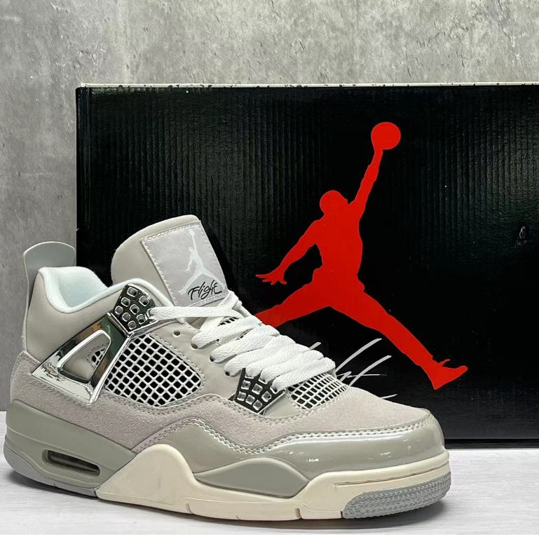 Air Jordan 4 Retro "โลหะสีม่วง" AJ4 รองเท้าบาสเก็ตบอลวัฒนธรรมผู้ชายสีม่วงสีขาว 2024 ใหม่