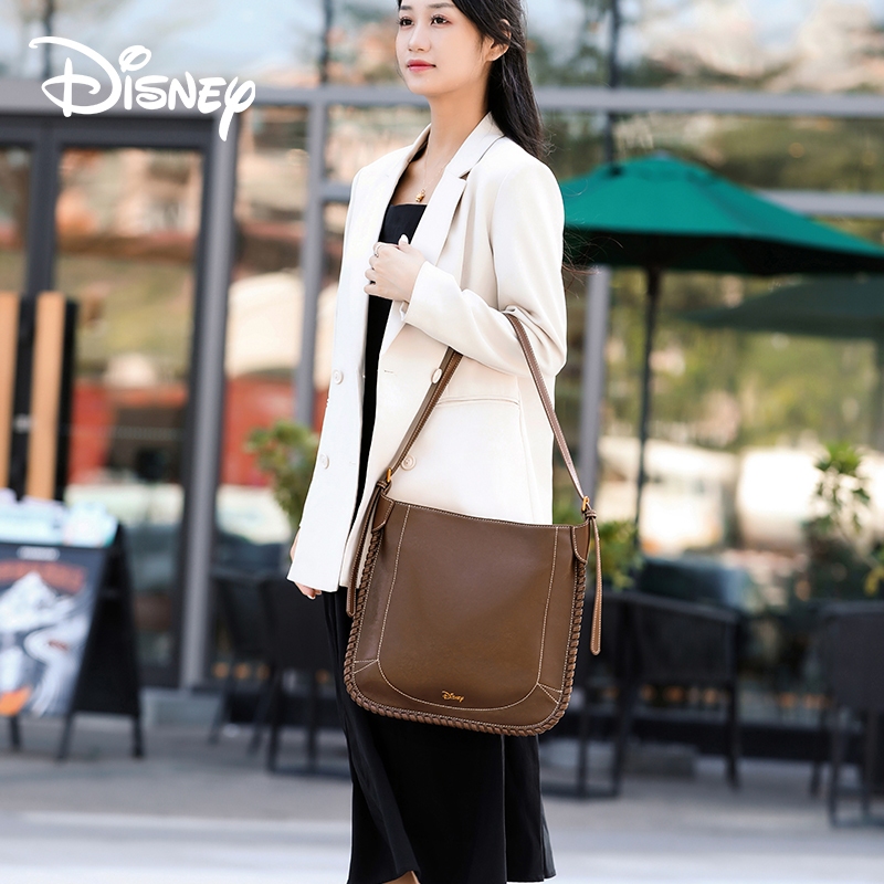 Disney ของแท้ Mickey Co-Branded Series หรูหรา Retro กระเป๋าสะพายอินเทรนด์ Niche Design แฟชั่นขนาดใหญ่-ความจุ Commuter Lad