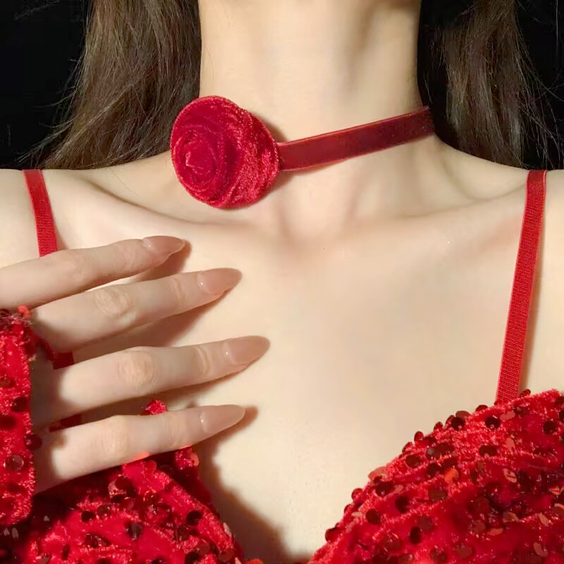 คริสต์มาสและปีใหม่สั้นกํามะหยี่สีแดงกุหลาบสร้อยคอกระดูกไหปลาร้าโซ่ดอกไม้เค้นคอสร้อยคอแฟชั่น