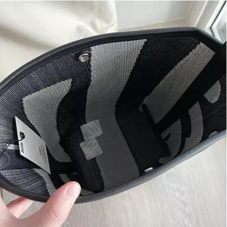 The Rally Shoulder Bag มาในถุงผ้าและถุงซับครบชุด ไม่ต้องรอไอเท็มนี้