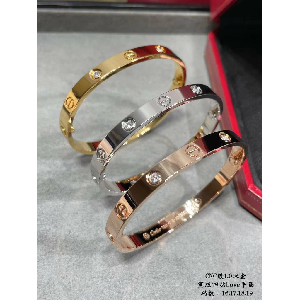 V gold classic LOVE สร้อยข้อมือคู่