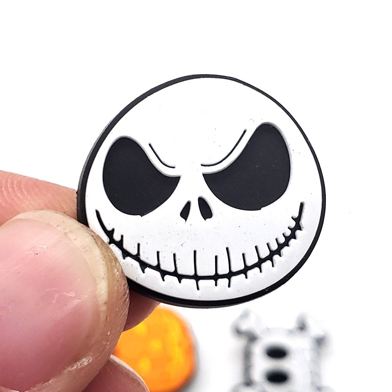 อุปกรณ์เสริมรองเท้าแบบพวค พีวีซี สีดำและขาว เหมาะสำหรับตกแต่งในงานปาร์ตี้ ฮาโลวีน และคริสต์มาส - รูปที่ 7