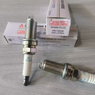 หัวเทียน NGK Mitsubishi LZFR6AI อิริเดียมอัลลอยด์ MN158596 GRUNDER 2.4 SAVRIN 2.4 ZINGER 2.4 Orand