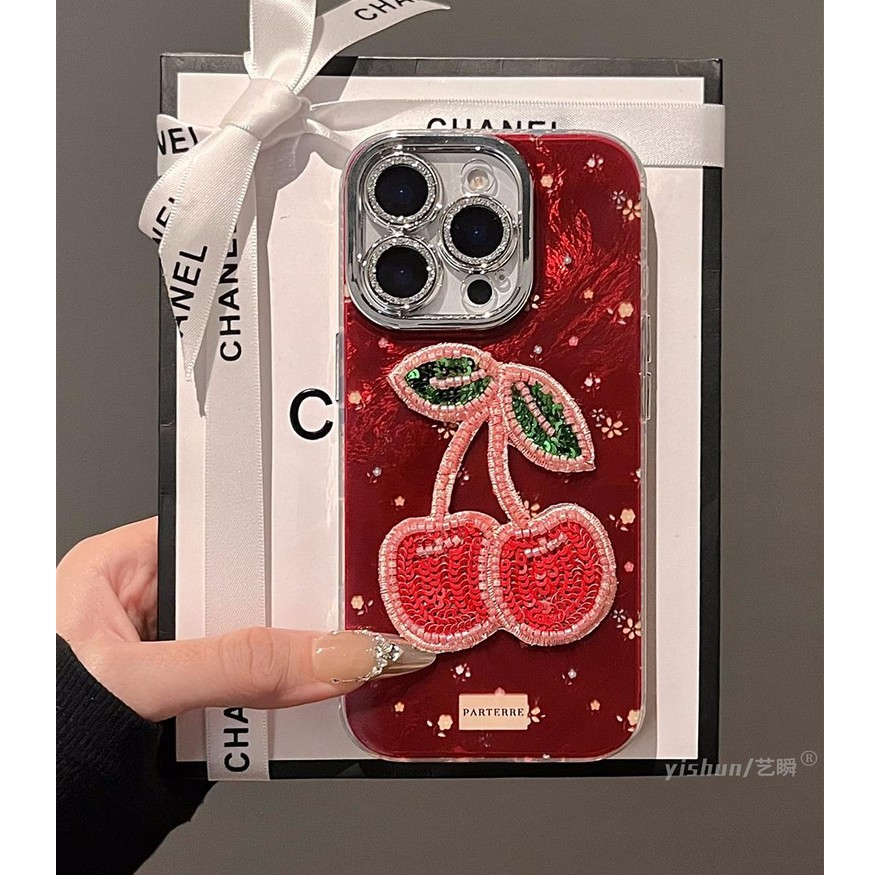 Glitter เลนส์ป้องกันฟิล์ม 3D ลูกปัดเชอร์รี่ดอกไม้สีแดง Wrsit โซ่เคสโทรศัพท์สําหรับ iPhone 17Promax 12 13 Promax 11 14 15 16 Pro Max ผู้หญิงมือถือปลอก - รูปที่ 3