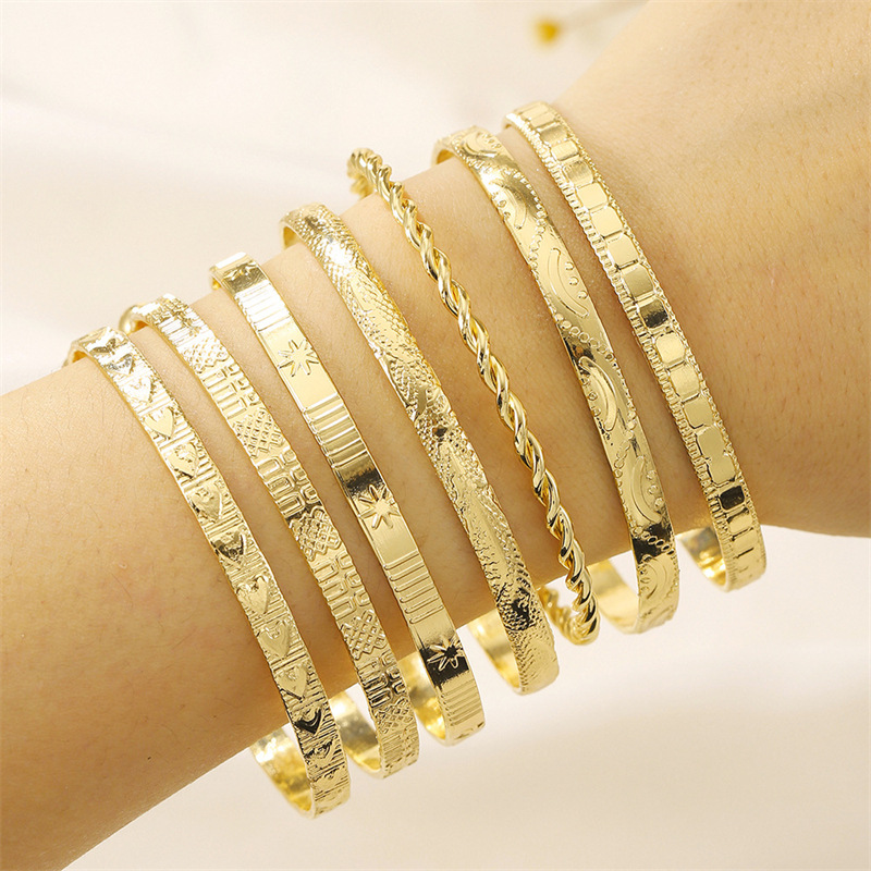 Retro Simple 18k Gold Plated ผู้หญิง LOVE Rhombus เรขาคณิต Arrow สร้อยข้อมือชุดเครื่องประดับโลหะของขวัญผู้หญิง