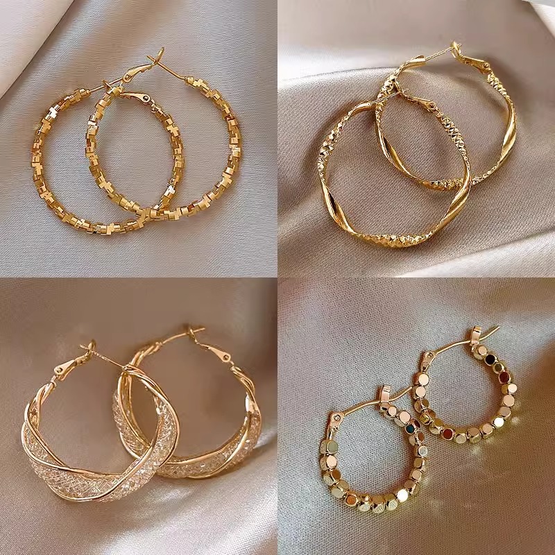 High-end ต่างหูวงกลมโลหะไม่สม่ําเสมอหญิงหรูหรา Niche Design Influencer Classy เกินจริงต่างหูต่างหู