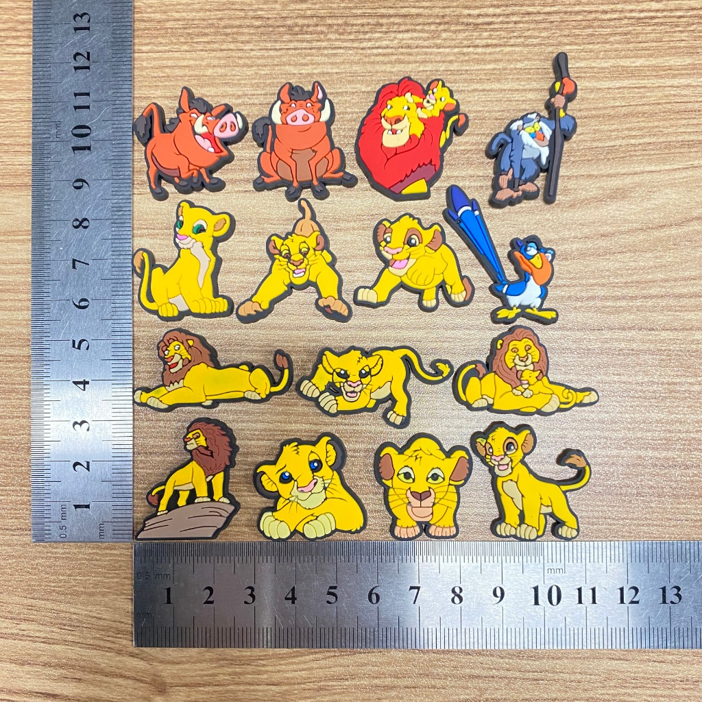 เสน่ห์รองเท้า 15 สิงโตและหมูป่า ธีมตกแต่งอุปกรณ์พีวีซีพร้อมปุ่ม - รูปที่ 2