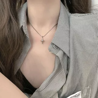 Moniko สร้อยคอเหล็กไทเทเนียมจี้ดาวน้อย Clavicle Chain อุปกรณ์เสริมระดับพรีเมียม