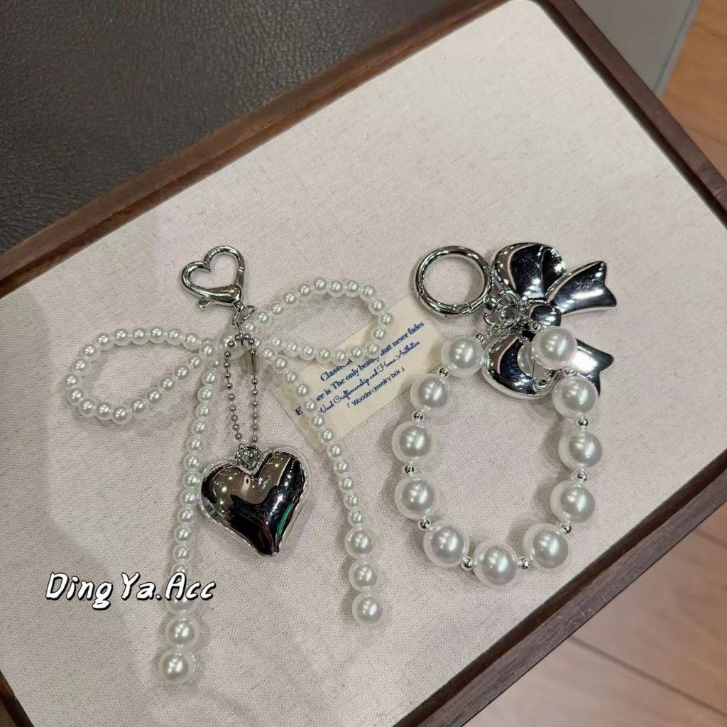 ที่ละเอียดอ่อนลูกปัดพวงกุญแจ Handmade Bow รูปพวงกุญแจหัวใจพวงกุญแจเครื่องประดับ Pearl ตกแต่งสําหรับกระเป๋าและโทรศัพท์