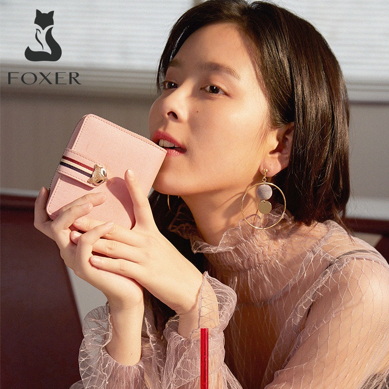 FOXER กระเป๋าสตางค์ใบสั้น กระเป๋าสตางค์พับ ช่องใส่การ์ดหลายช่อง หนังแท้ เก๋ไก๋และหรูหรา