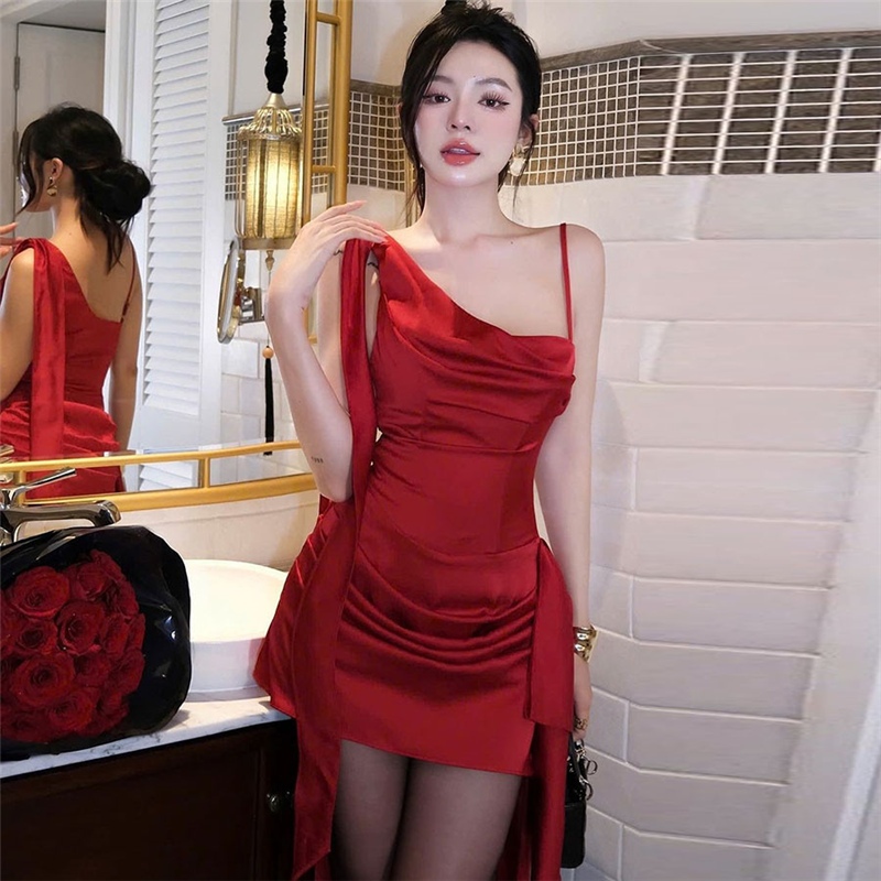 แปลก Puss สลิงชุดบางไม่สม่ําเสมอปิดไหล่ Ruched รูปเอว Hip-Covering ริบบิ้นดู Slimmer อเนกประสงค์สไตล์สาวเผ็ด