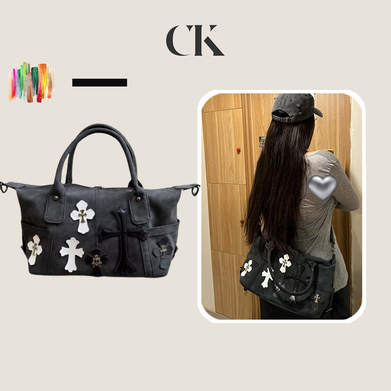 CINVAI&KROZE กระเป๋าสะพายข้าง y2k สีดำและสีขาว กระเป๋า Messenger กากบาทโลหะ