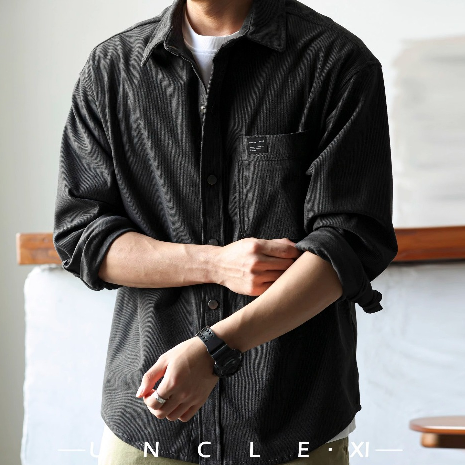 ลําลองสไตล์ญี่ปุ่น Textured เสื้อเชิ้ตแขนยาวผู้ชายสีทึบหลวมเครื่องมือกระเป๋า All-Match Corduroy เสื้อแจ็คเก็ตเสื้อฤดูใบไม้ร่วง