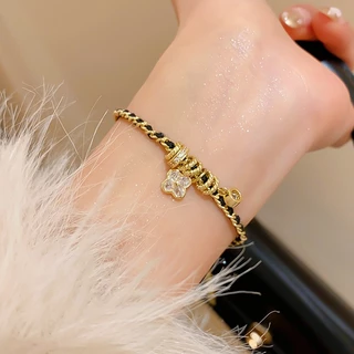 [จูวบิวตี้]หนังเทียมโซ่เพทายสร้อยข้อมือดอกไม้หญิงแฟชั่นซอกร้อยแขนสร้อยข้อมืออารมณ์แสงหรูหราความรู้สึกสูงของเครื่องประดับมือ