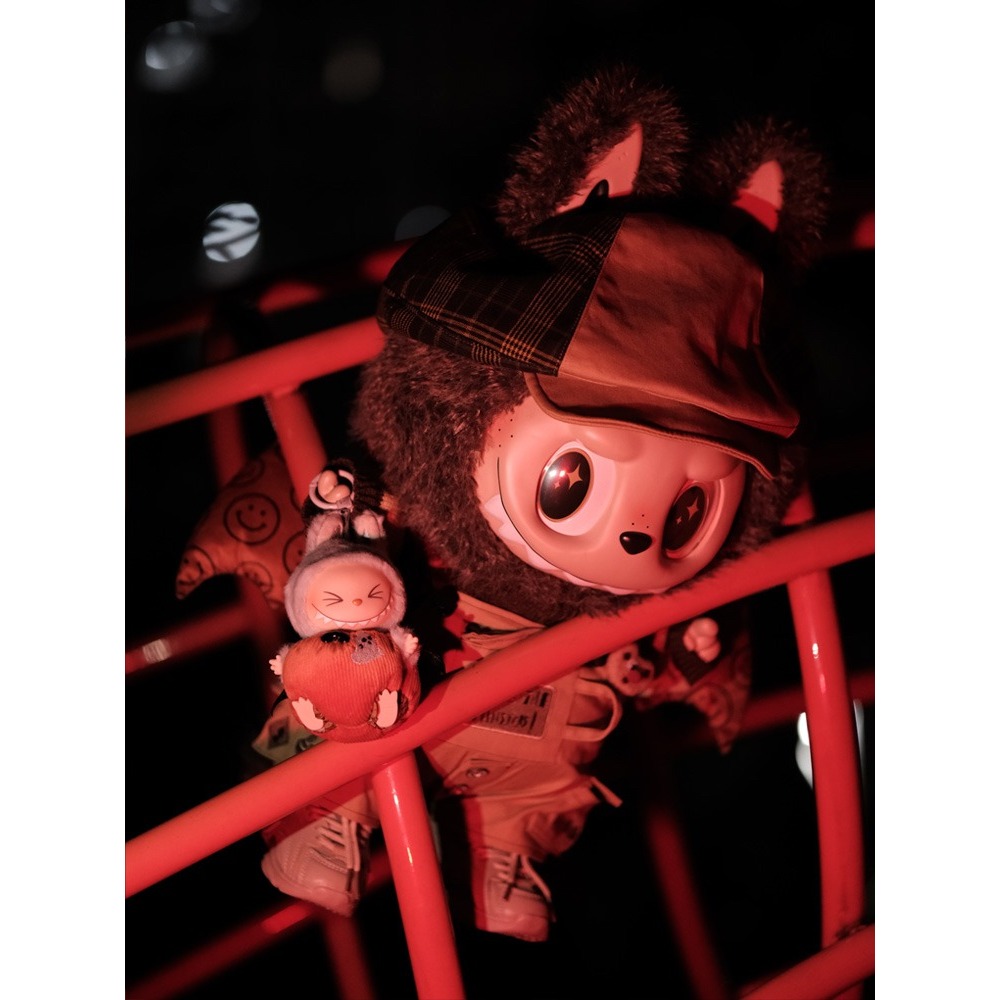 Zimomo Leader 58 ซม.อินเทรนด์เล่นรูปตุ๊กตาไวนิล Labubu สีกากีชุดเสื้อผ้าเด็กทําด้วยมือต้นฉบับ