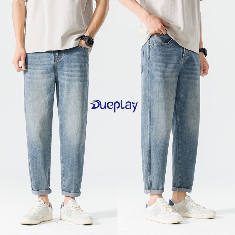 Dueplay กางเกงยีนส์ผู้ชาย กางเกงยีนส์ขายาว กระบอกเล็ก สไตล์เกาหลี ขาเล็ก เรียว ลำลอง แฟชั่น สีน้ำเงิน แบบเรียบง่าย ใส่สบาย