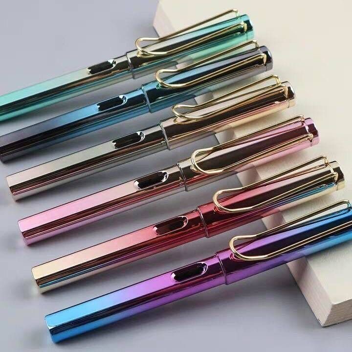 สีไล่ระดับสีพราวปากกาหมึกซึม 0.38 มม. ค่าสุนทรียศาสตร์สูงสําหรับนักเรียนแก้ไขการเขียนท่าทางเขียนเรียบ