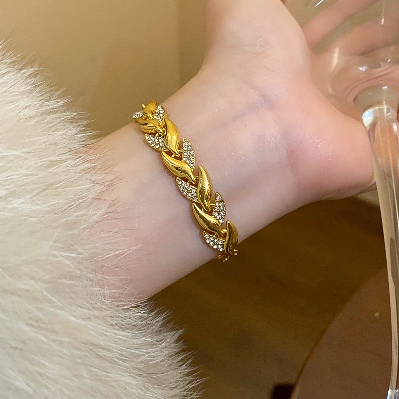 [จูวบิวตี้]ยุโรปและสหรัฐอเมริกาเพชร-เรียงราย ทองใบข้าวสาลีสร้อยข้อมือซอกบุคลิกภาพออกแบบ100สร้อยข้อมือแขนแสงหรูหราอาวุโสความรู้สึกของเครื่องประดับมือหญิ