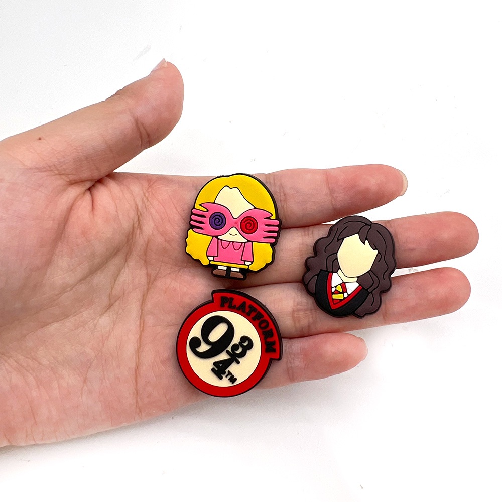 รองเท้าแตะออริจินัลพร้อมจี้ปุ่ม Charm สำหรับของขวัญเพื่อน - รูปที่ 2