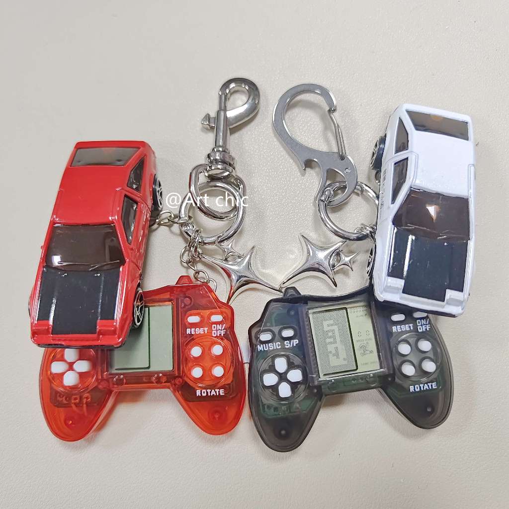 2024 สไตล์ใหม่คลาสสิก AE86 Creative Matching Retro เกมคอนโซลบล็อกเกอร์พวงกุญแจสไตล์เดียวกัน