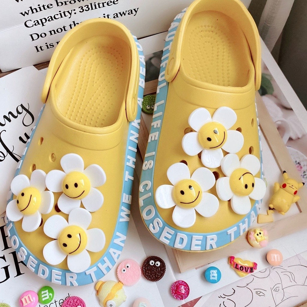 Jibbitz charms จี้รูปดอกทานตะวัน หน้ายิ้ม ดอกเดซี่ สีขาว เครื่องประดับแฟชั่น สําหรับรองเท้า crocs