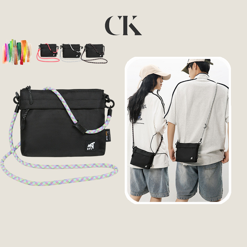 กระเป๋าแมสเซนเจอร์สไตล์พร็อพดั้งเดิม กระเป๋าสะพายผ้าอ็อกซ์ฟอร์ดความจุขนาดใหญ่ เชือกคล้องหลากสี