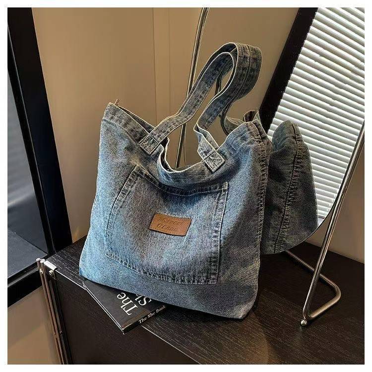 [การจัดส่งกรุงเทพ] Influencer Original ยุโรปอเมริกันเกาหลีรุ่นวรรณกรรม Casual Denim Bag Shopping All-Match แบบพกพาขนาดใหญ่ความจุ One-Shhoul