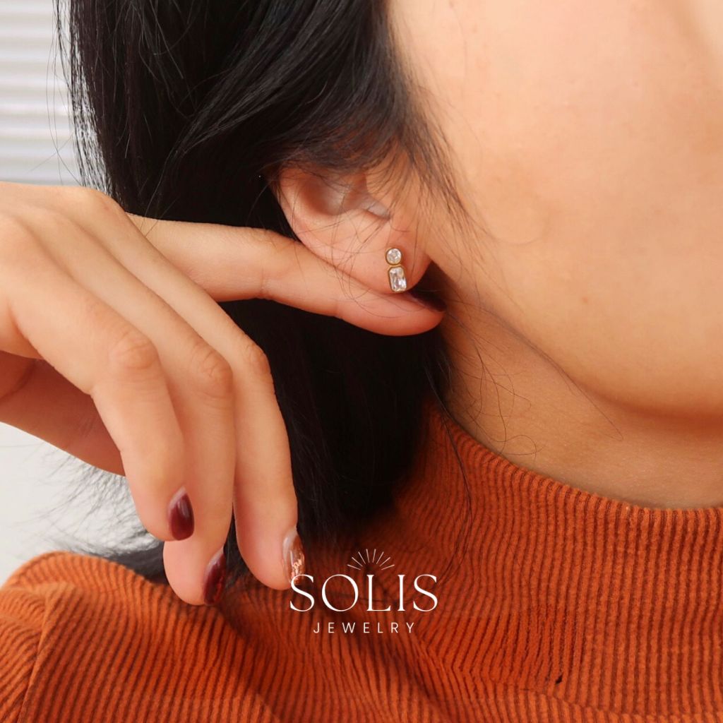 ต่างหูสตั๊ดกันน้ำสีขาวและสีแดง Non-Tarnish Hypoallergenic แฟชั่นสำหรับผู้หญิง