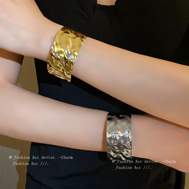 โลหะผิดปกติพับเปิดสร้อยข้อมือลมเย็นโอ้อวดสร้อยข้อมือยุโรปและสหรัฐอเมริกาแสงหรูหราอารมณ์อุปกรณ์เสริมขายส่ง - รูปที่ 2