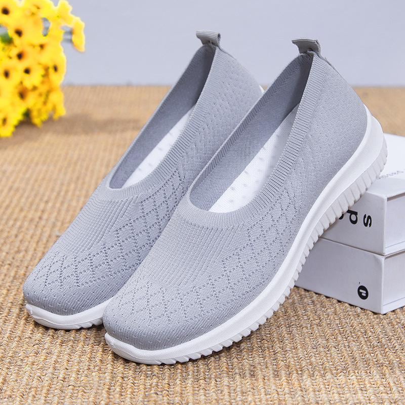 Chic Stroll รองเท้าคุณแม่แบบสวม เรียบหรู พื้นแบน ระบายอากาศ กันลื่น ใส่สบาย