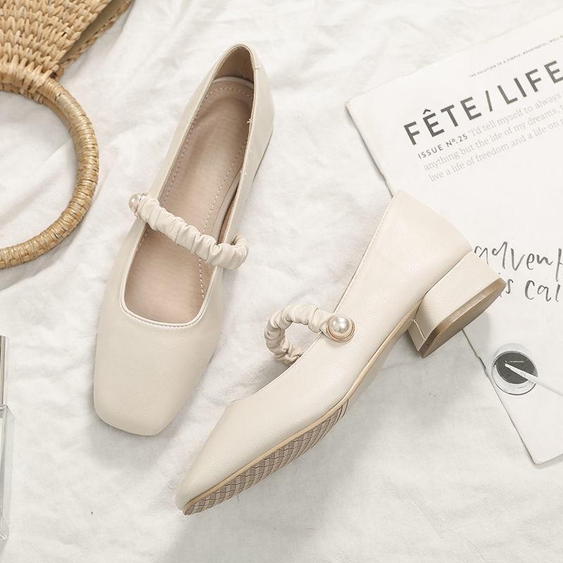 Chic Stroll รองเท้าแมรี่เจนเป็นรองเท้าสตรีที่เรียบง่ายและทันสมัย ​​สไตล์โรแมนติกฝรั่งเศสย้อนยุค สง่างามและต่ำ เหมาะสำหรับสวมใส่เป็นทางการไปทำงานทุกวัน