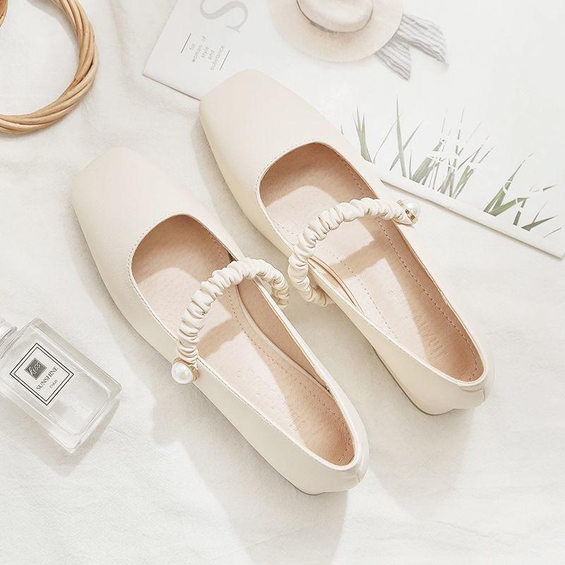 Chic Stroll รองเท้าแมรี่เจนเป็นรองเท้าสตรีที่เรียบง่ายและทันสมัย ​​สไตล์โรแมนติกฝรั่งเศสย้อนยุค สง่างามและต่ำ เหมาะสำหรับสวมใส่เป็นทางการไปทำงานทุกวัน