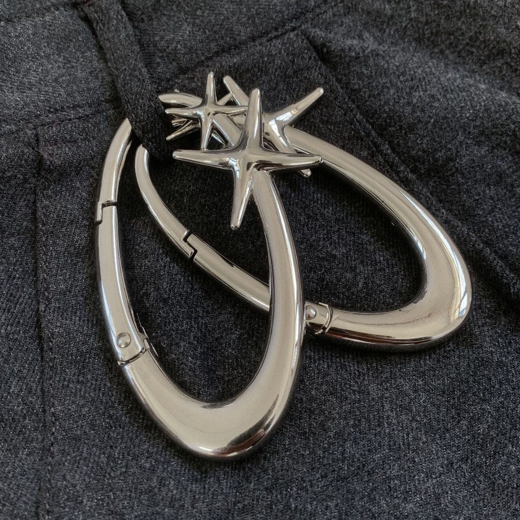 New Star Essential Icon Carabiner พวงกุญแจ Blackout ผู้หญิงผู้ชายคุณภาพสูงรูปไข่เข็มขัดแข็งหัวเข็มขัด Unisex คู่ Sliver Key แหวน