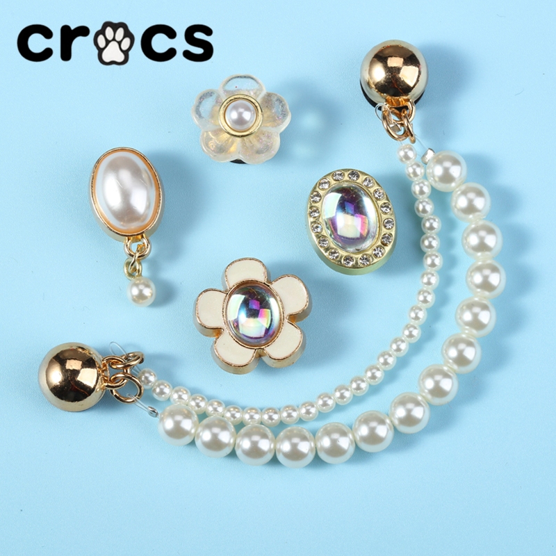 รองเท้า Crocs การ์ดดอกไม้ Luo Chi Zhibixing เครื่องประดับพื้นผิวเกรดสูงโลหะตกแต่งขนาดใหญ่โซ่มุกขนาดเล็กชุดห้าชิ้น