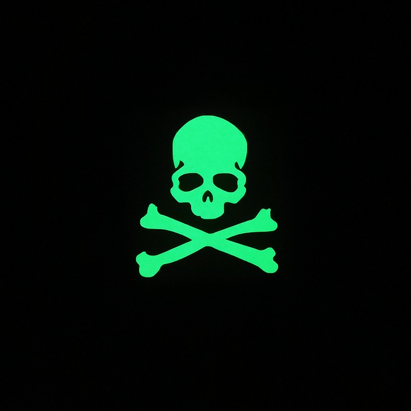 สติกเกอร์รถ Skulls Pirates สะท้อนแสง Decals สําหรับการใช้ถังหมวกกันชน Trunk รถจักรยานยนต์หมวกกันน็อคแล็ปท็อป iPhone