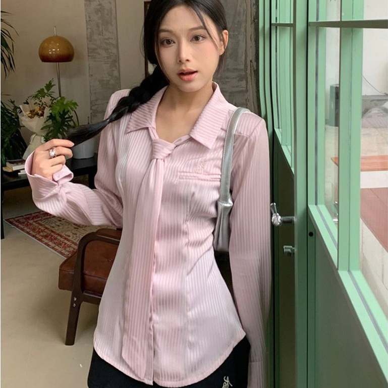 Hermarou เสื้อเชิ้ตผู้หญิงแขนยาวลายทางหลวมพร้อมเนคไท