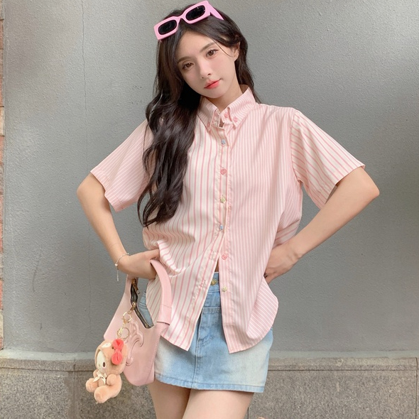 สไตล์เกาหลีเก๋ไก๋ สีชมพู ลายทาง เสื้อเชิ๊ตแขนสั้น ใส่สบาย สาวน่ารัก