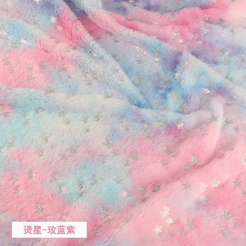เลียนแบบที่มีสีสันกระต่ายขนตุ๊กตาผ้าไล่ระดับสีเคาน์เตอร์ของเล่นตุ๊กตาผ้าพันคอเสื้อผ้าผ้า