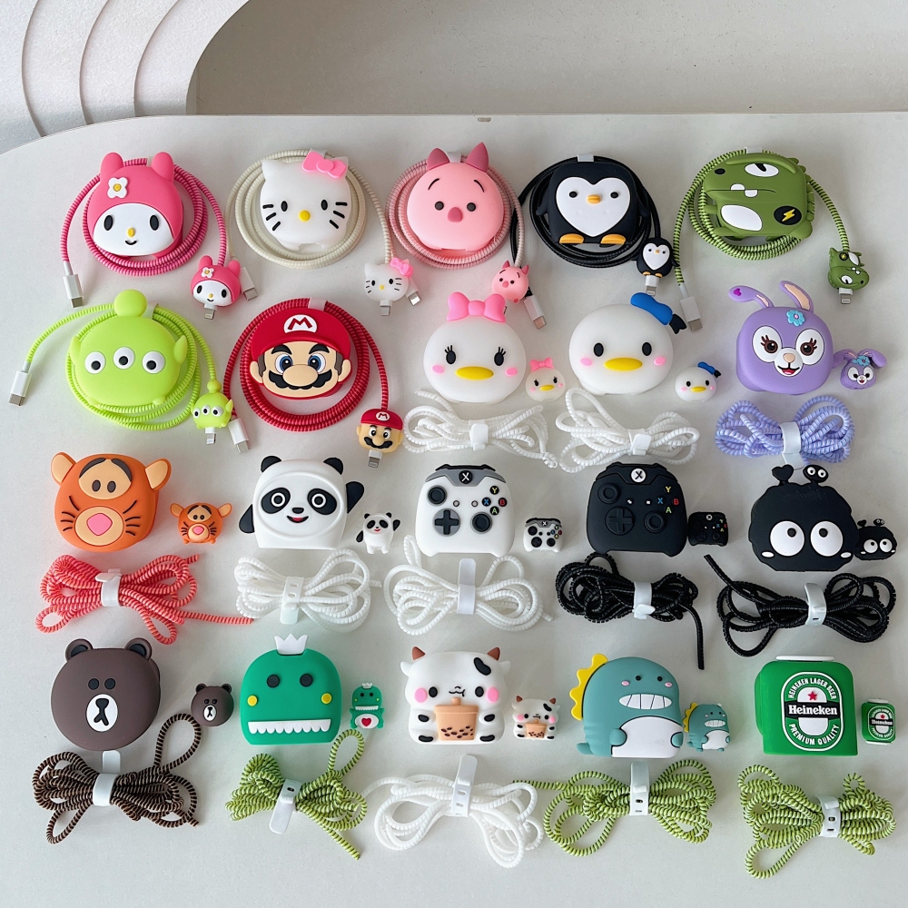 4 ชิ้น/เซ็ตน่ารัก 3D การ์ตูนตัวป้องกันสายเคเบิลสําหรับ iPhone UK ปลั๊ก 20W สายเคเบิลข้อมูลฝาครอบป้องกันโทรศัพท์สายไฟ Organizer