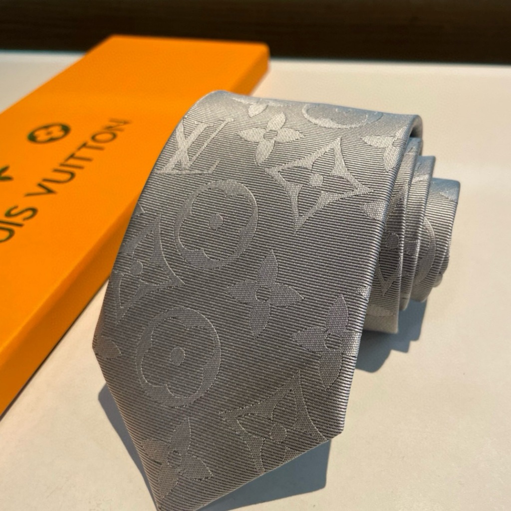 เน็คไท Louis V Grey Retro Universal