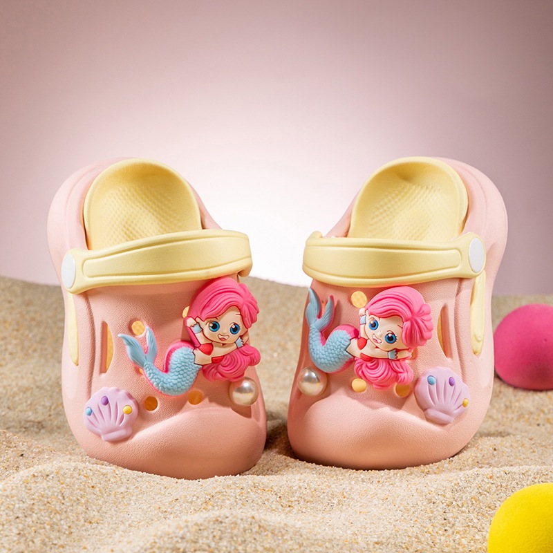 รองเท้าแตะ รองเท้าเด็ก สาว ๆ เป็นแฟชั่นในฤดูร้อน เบาและนุ่ม