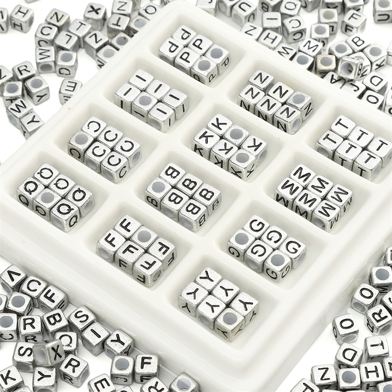 50ชิ้น6มิลลิเมตรอะคริลิสแควร์จดหมายลูกปัด ทําเอง ภาษาอังกฤษจดหมายลูกปัด ทําเอง อุปกรณ์ที่ทําด้วยมือ