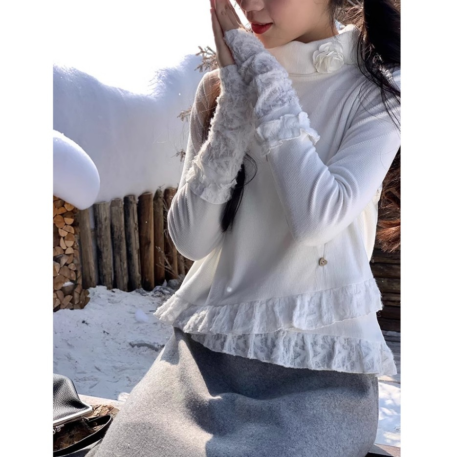 NZN เสื้อแขนยาวลูกไม้หลายชั้นคอสูงกุหลาบสีขาว