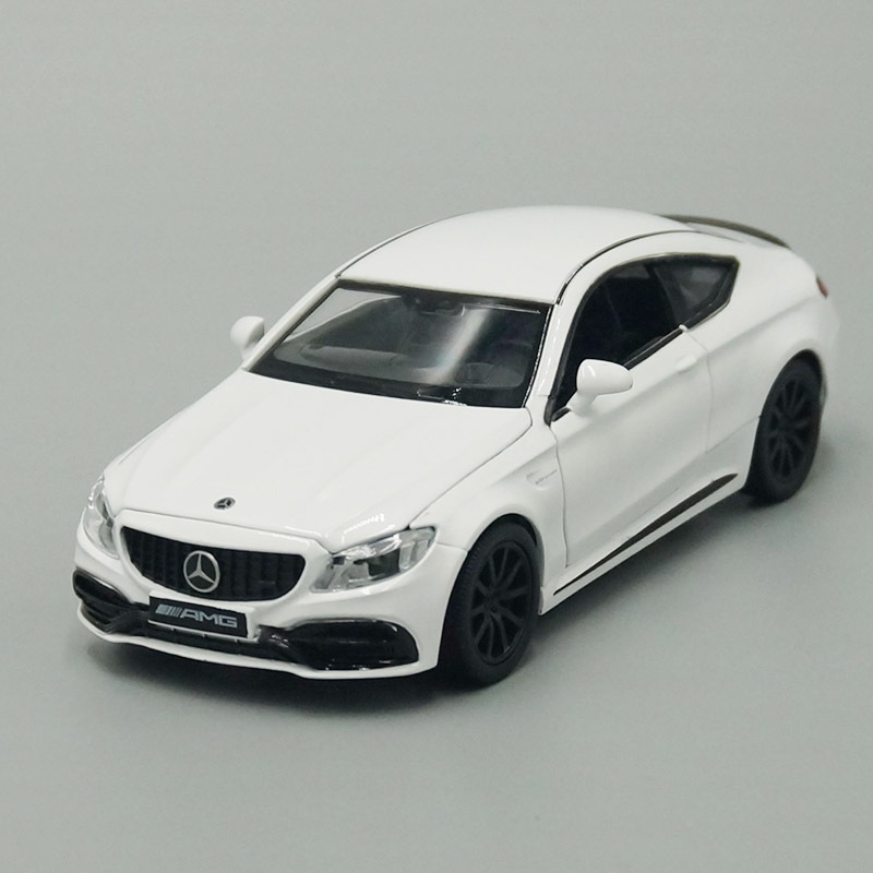 1:32 โมเดลรถเหล็กของเล่น Mercedes-Benz C63S AMG Coupe Miniature Replica ดึงกลับเสียงและแสง