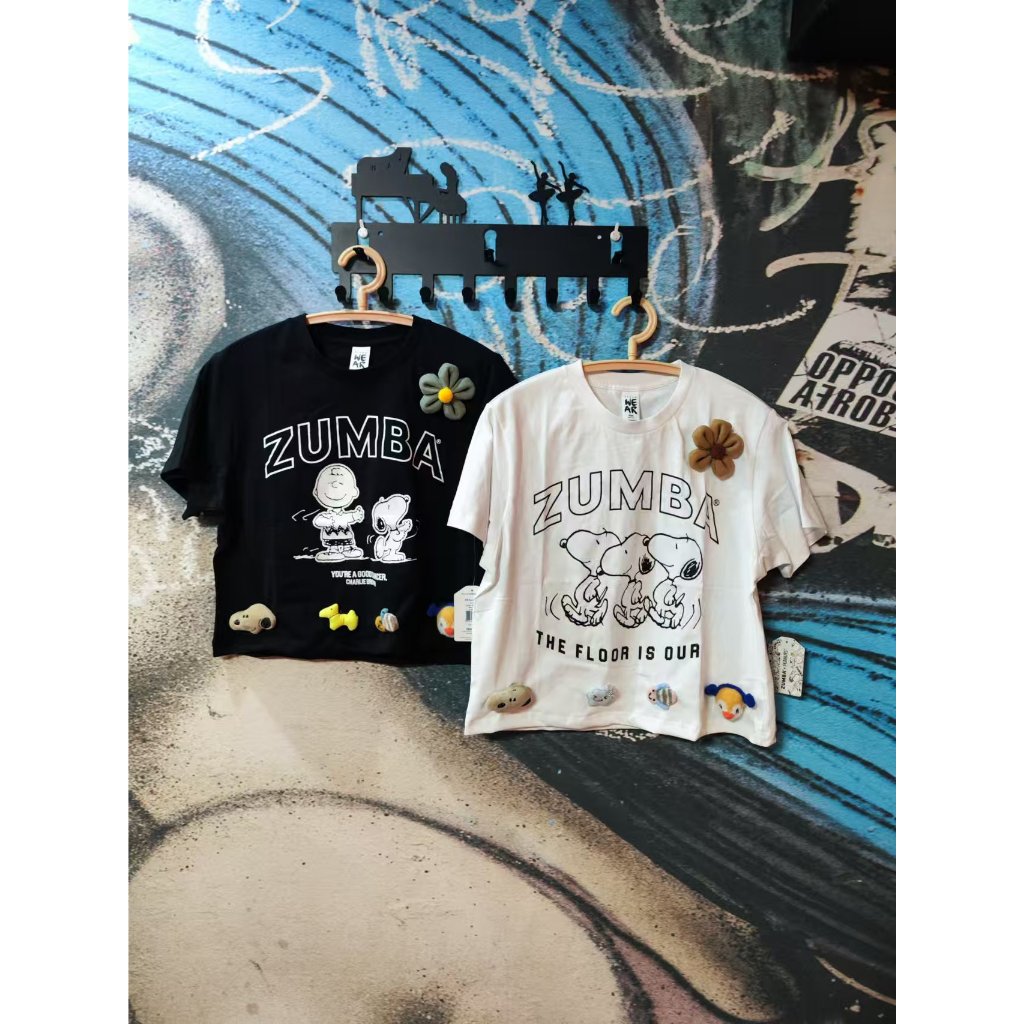 Zumba zumba ZW Dance 2025 Snoopy สีดําสีขาวสามมิติตุ๊กตาการ์ตูนแขนสั้นน่ารักลดอายุผ้าฝ้ายกีฬาฟิตเนสเ