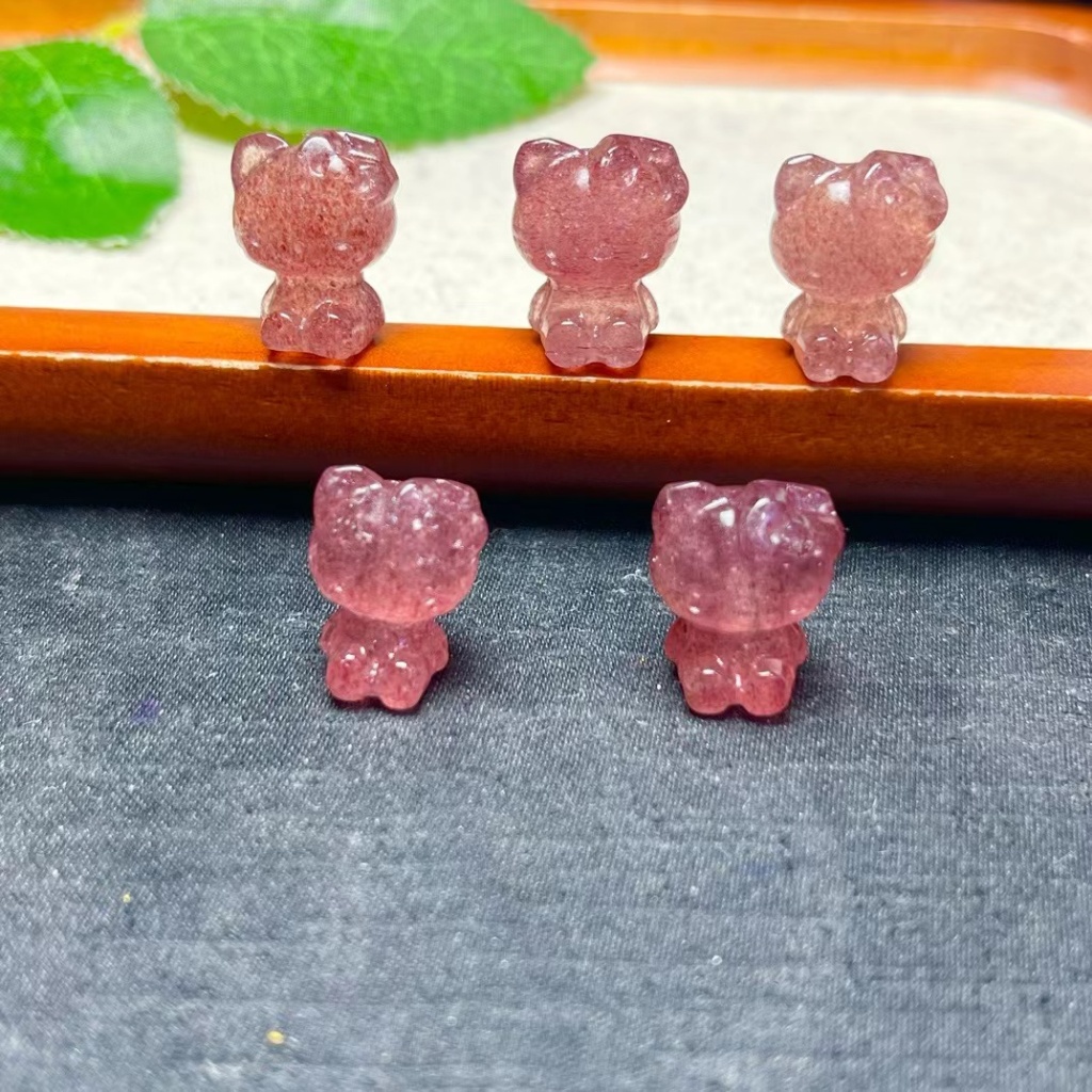 สตรอเบอร์รี่ธรรมชาติคริสตัล KT แมวแกะสลักชิ้นเครื่องประดับน่ารักอุปกรณ์ diy Simple All-Match ของขวัญ - รูปที่ 2